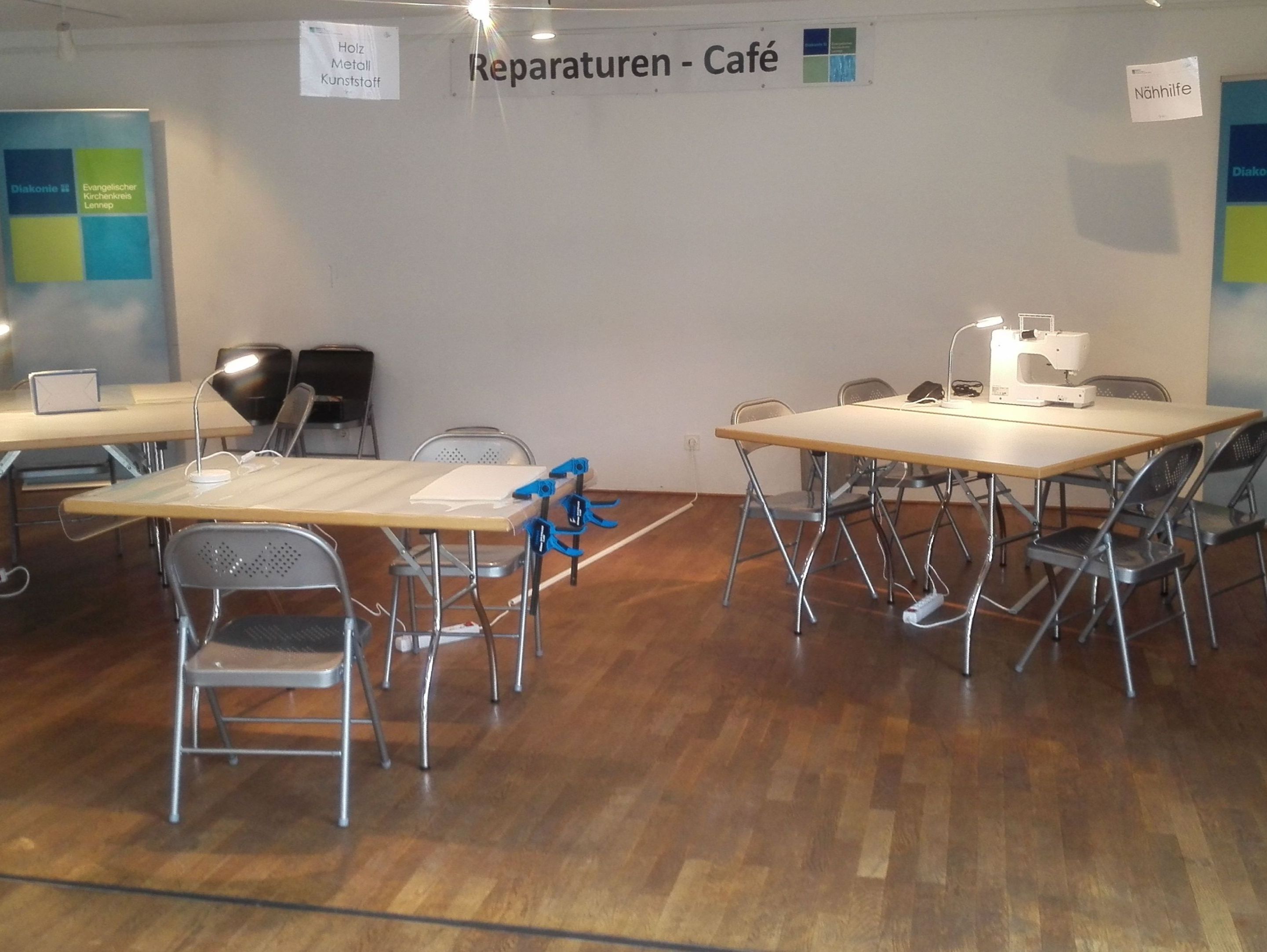 Tische im Reparatur Café